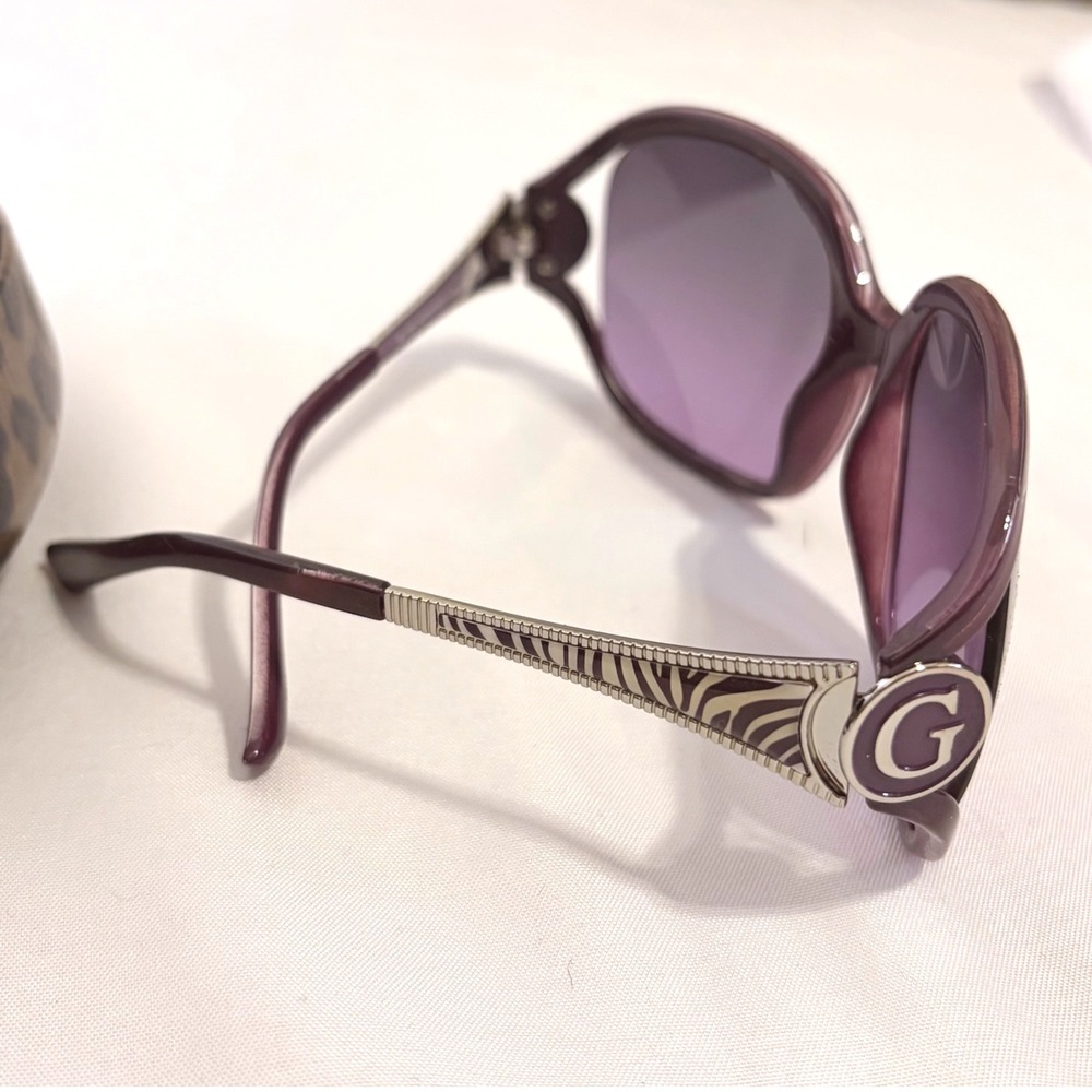 Guess Y2k Purple Oversized sunglasses with silver G Logo and Zebra Print design - Picture 3 of 8